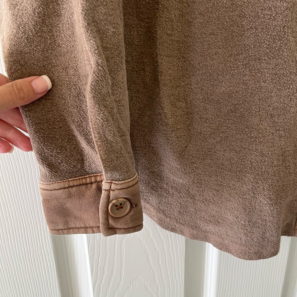Z Supply button down - Picture 7 of 8
